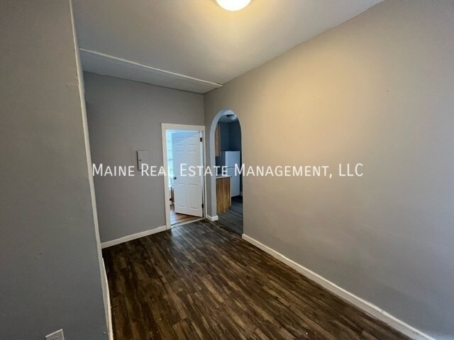 Primary Photo - 83 1st St