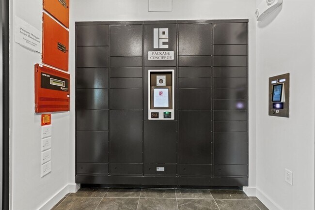 Foto del edificio - 97 Elmwood St