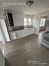 Building Photo - 1509 Brooke Park Dr