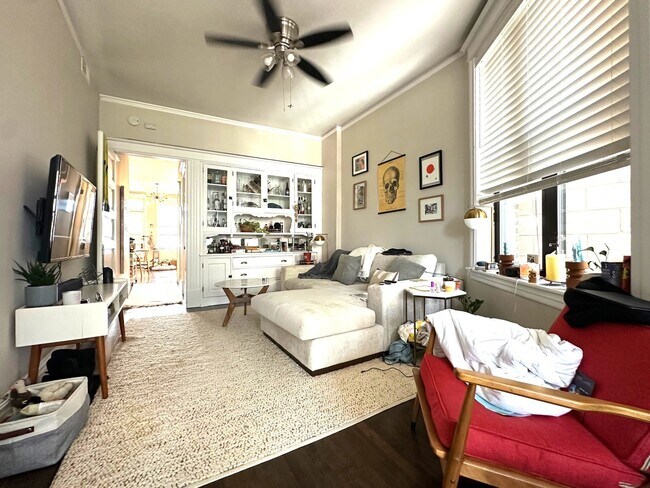 Foto del edificio - 2523 N California Ave