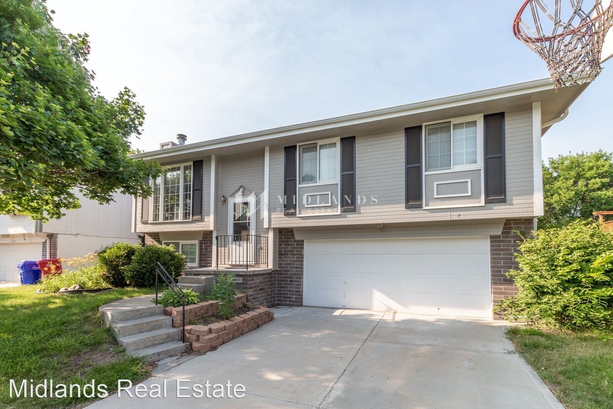 Primary Photo - 15324 Chalco Pointe Dr
