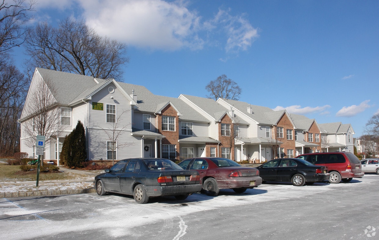 116 Dickenson Ln, Hightstown, NJ 08520 Apartments in Hightstown, NJ