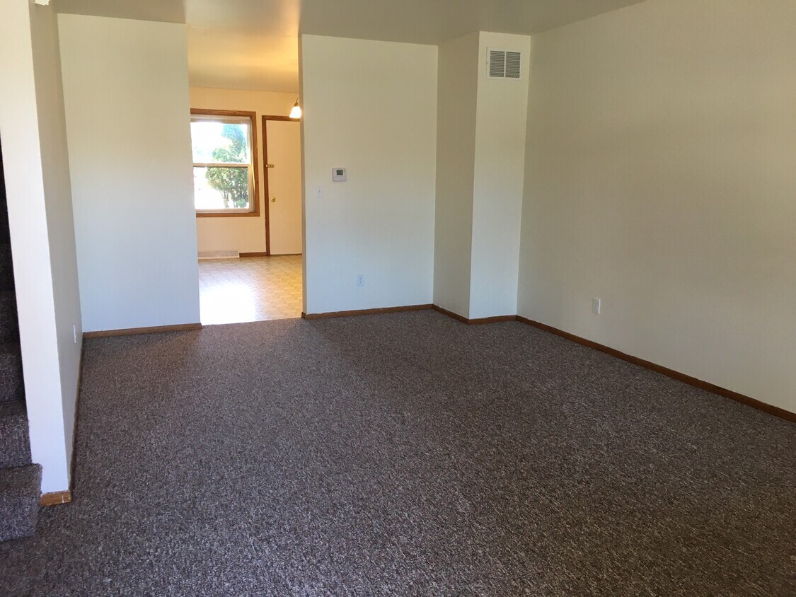 Living Room - 2424 4th Ave