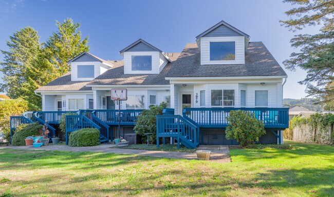 Foto del edificio - 3979 NE Johns Ave