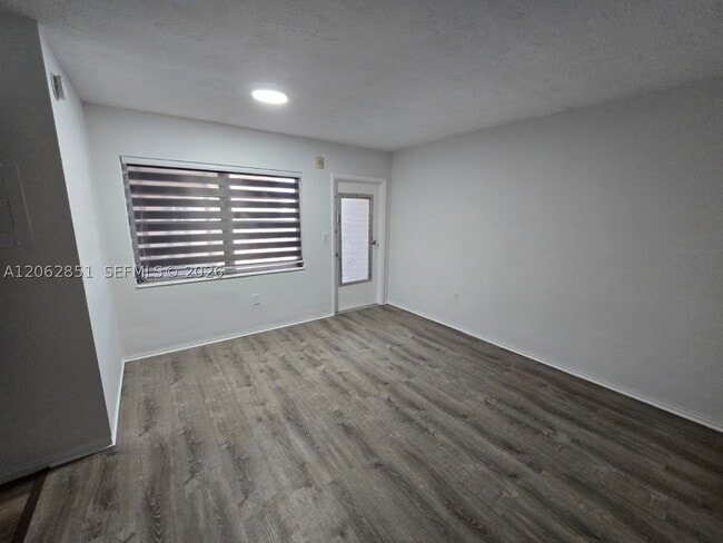 Building Photo - 1500 NE 127th St