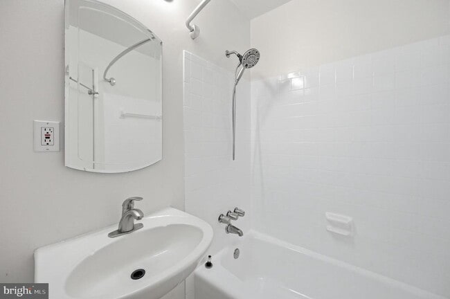 Building Photo - 2242 Cartwright Pl