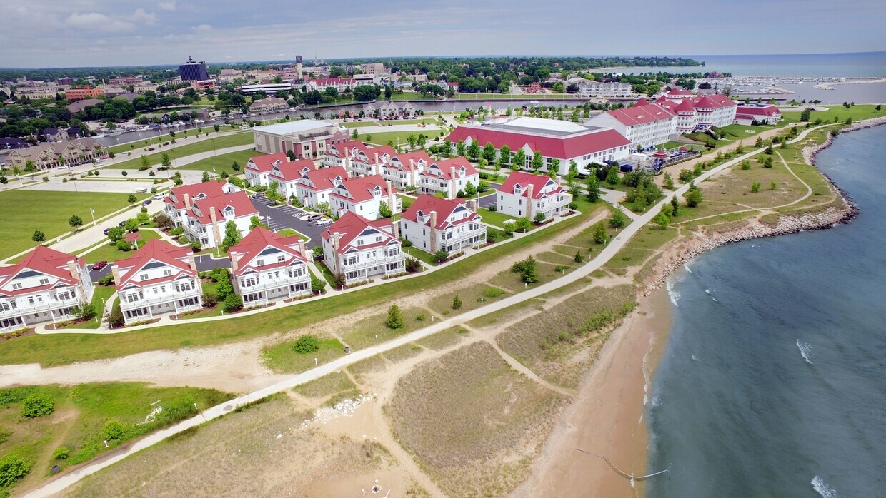 Primary Photo - 843 Beachfront Dr