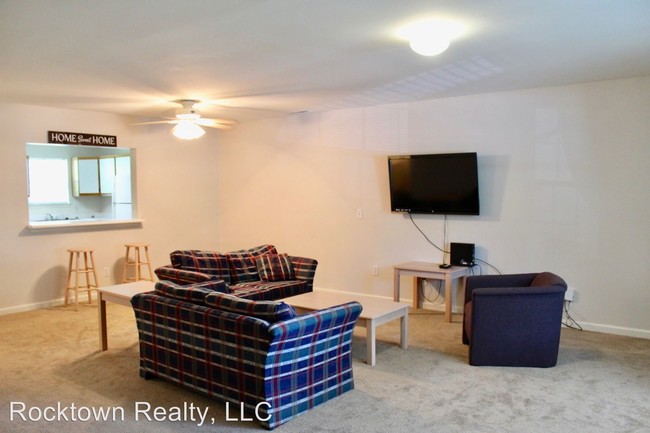 Building Photo - 578 Pheasant Run Cir