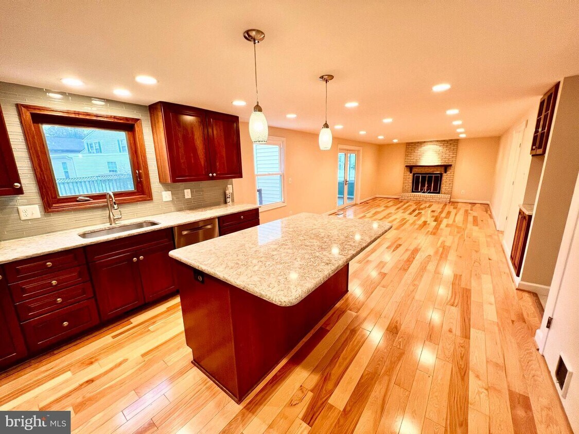 Foto principal - 6823 Beechview Dr