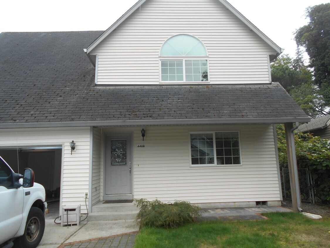Spacious 3 Bedroom Duplex in Washougal - Spacious 3 Bedroom Duplex in Washougal