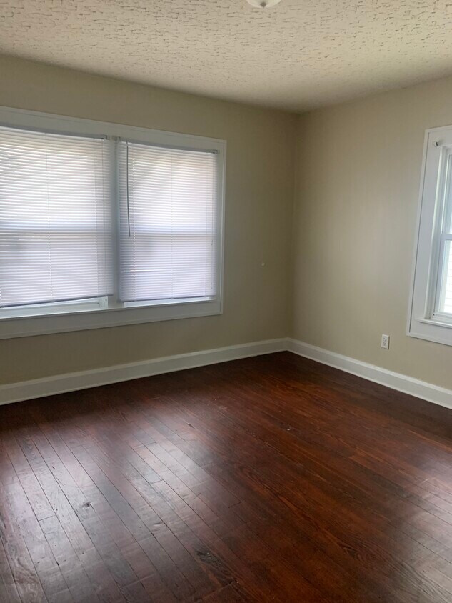 Foto principal - 603 N Rural st