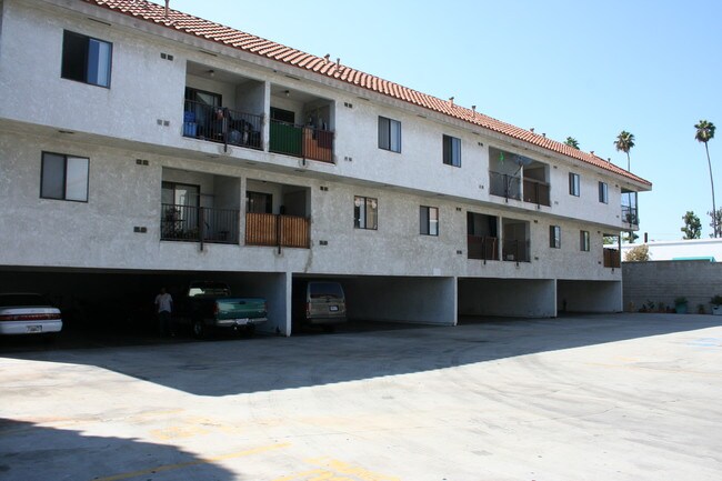 Foto del edificio - 2540 W Lincoln Ave