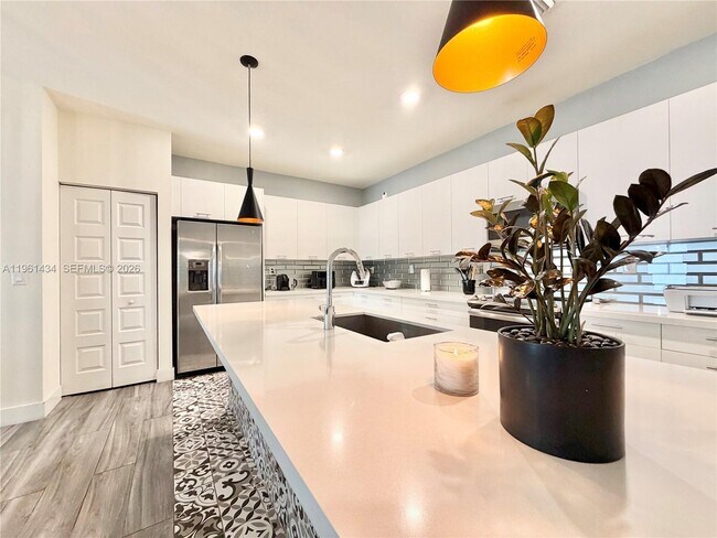 Foto del edificio - 4861 NW 83rd Path