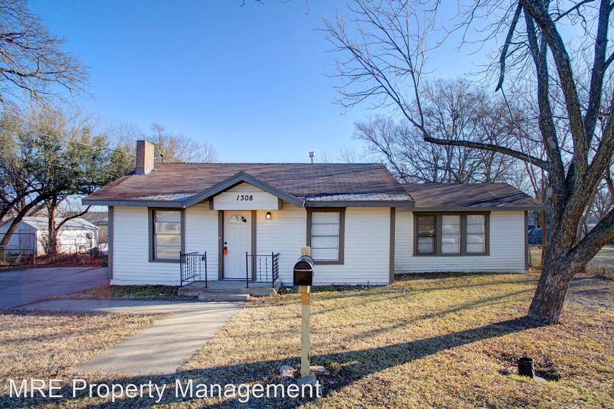 1308 Joslin St, Cleburne, TX 76033 House Rental in Cleburne, TX