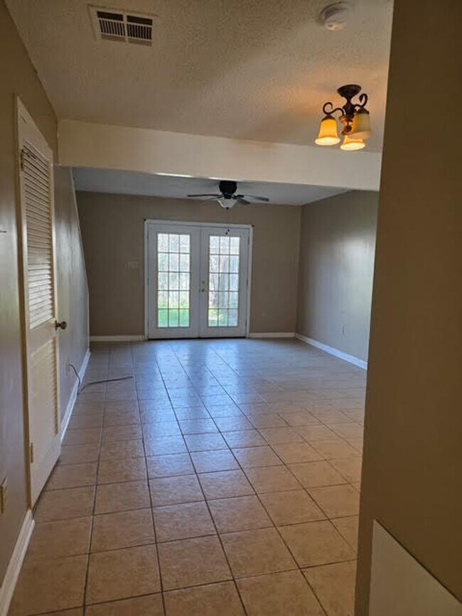 Building Photo - CHARMING CONDO READY FOR OCCUPANCY!