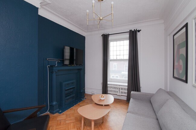 Building Photo - 1245 Rue St Marc