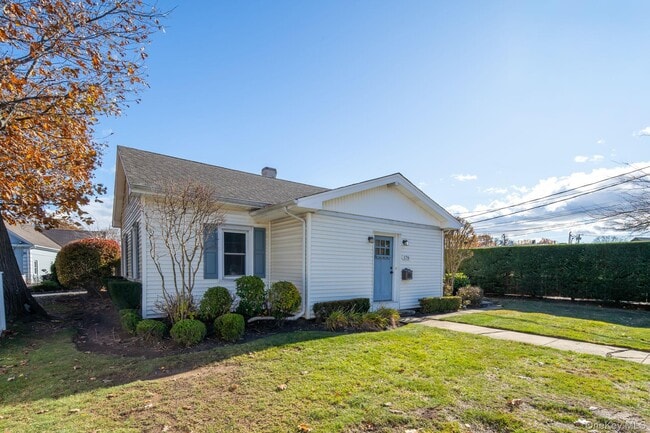 Building Photo - 176 Laurel Ave