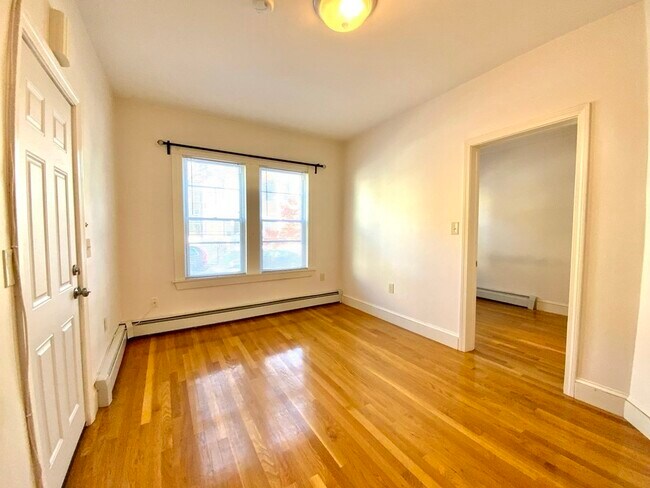 Foto del edificio - 54 Webster Ave