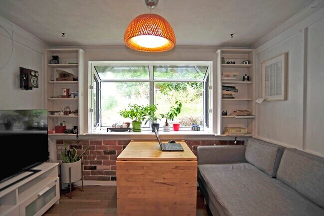 Foto del edificio - 73 Langley Rd