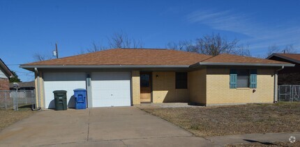 Building Photo - 1008 Jackie Jo Ln