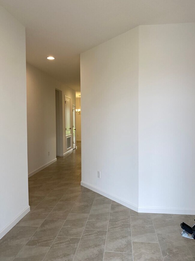 Foto del edificio - COMPASS LANDINGS  4 BEDROOM, 2.5 BATHROOM ...