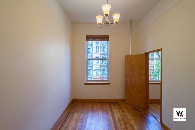 Foto del edificio - 60 EAST 7 STREET