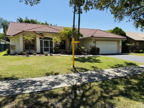 Building Photo - 5136 NW 49th Ave