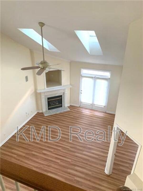 Building Photo - 9110 Scarcliff Ln