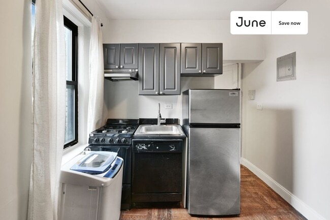 Photo - 715 E 5th St Apartment