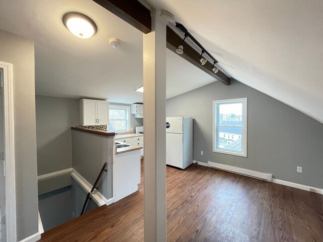 Building Photo - 37 Grove St