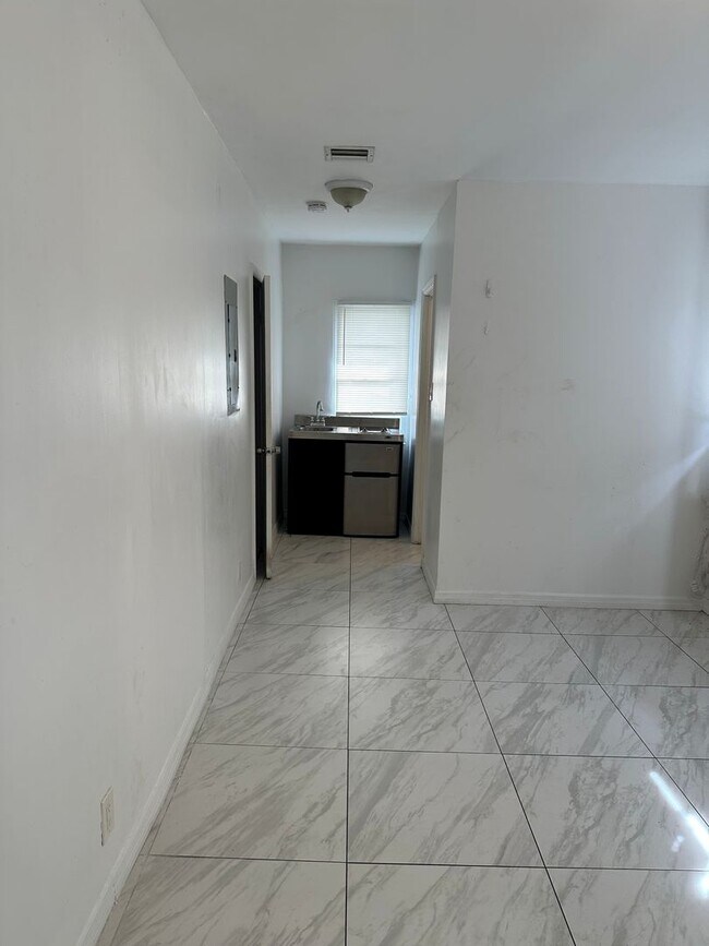 Foto del edificio - 212 NW 11th St