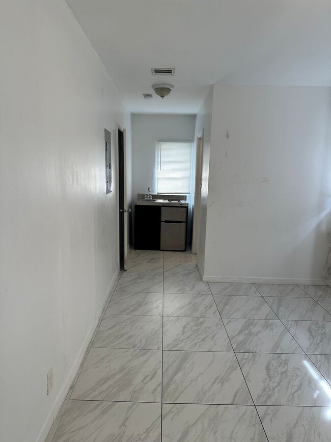 Photo - 212 NW 11th St Apartment