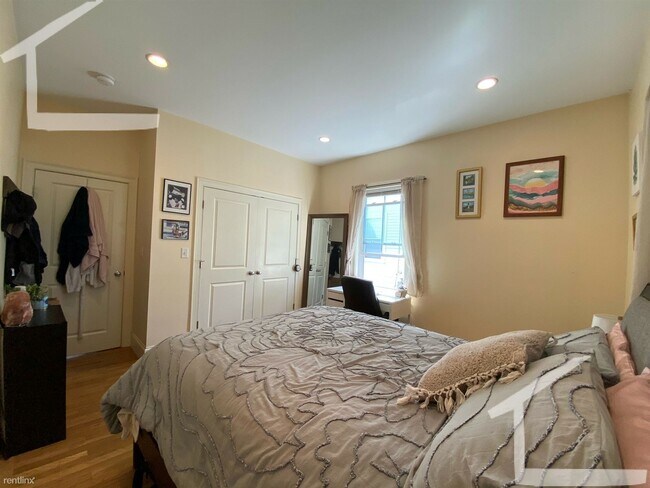 Building Photo - 2 br, 1 bath Duplex - 23 Lothrop St 1