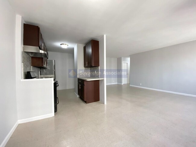 Building Photo - 1370 Saint Nicholas Avenue