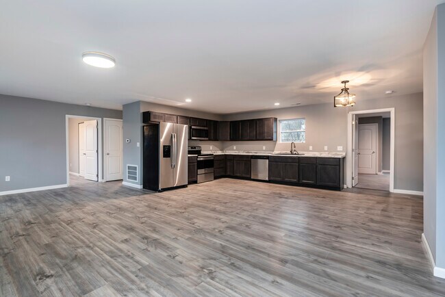 Building Photo - 29 New Sugar Creek Rd