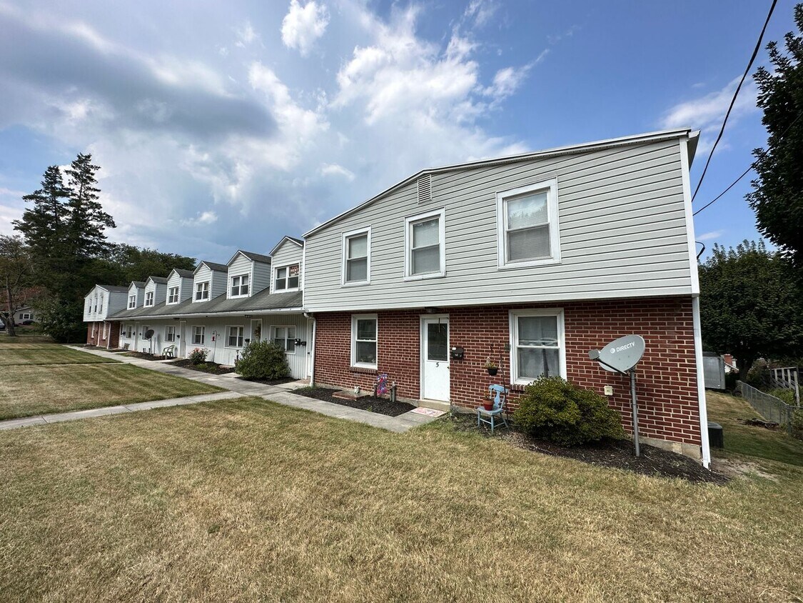 Primary Photo - 2 Bedroom Apartment in Mount Holly