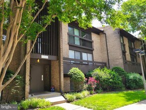 Building Photo - 11564 Rolling Green Ct