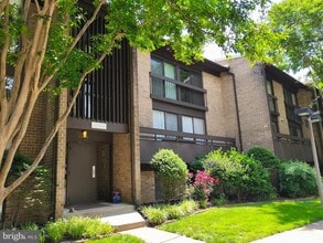 Building Photo - 11564 Rolling Green Ct
