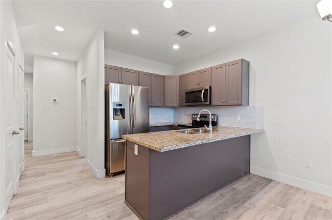 Foto del edificio - 7225 Kassarine Pass
