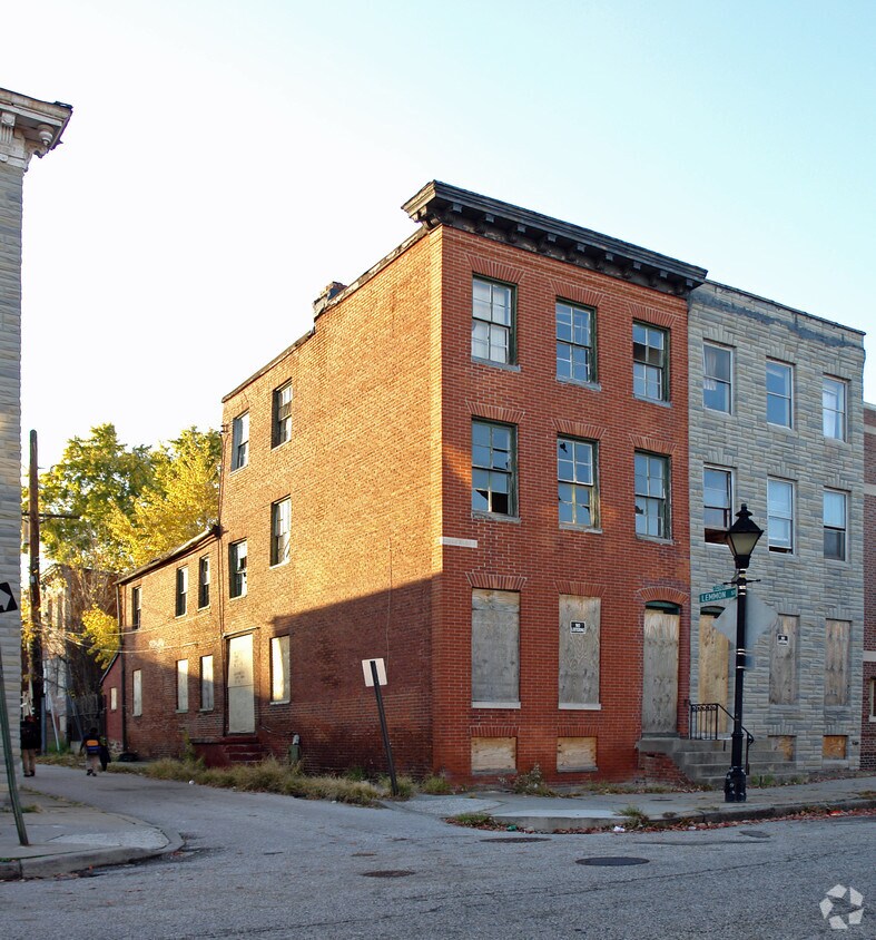 Foto principal - 110 S Calhoun St