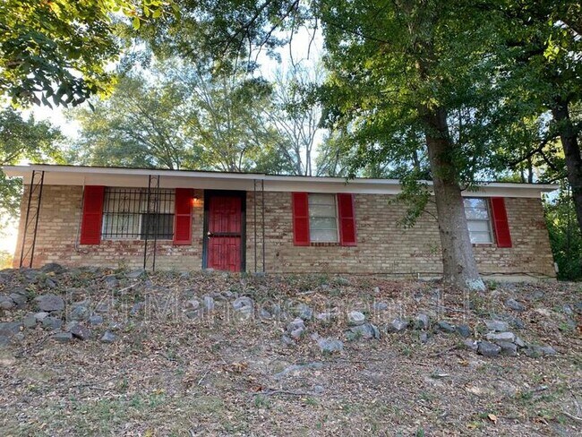 Foto del edificio - 3025 Sprucewood Dr