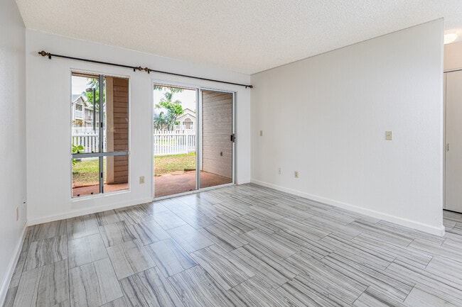 Building Photo - 94-604-543 Lumiaina St