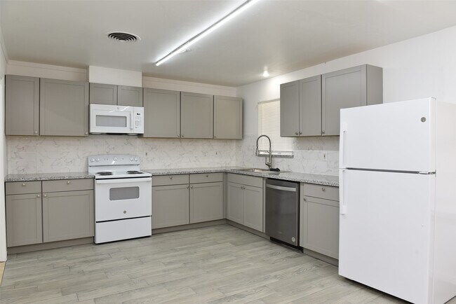 Foto del edificio - 6414 Grape St