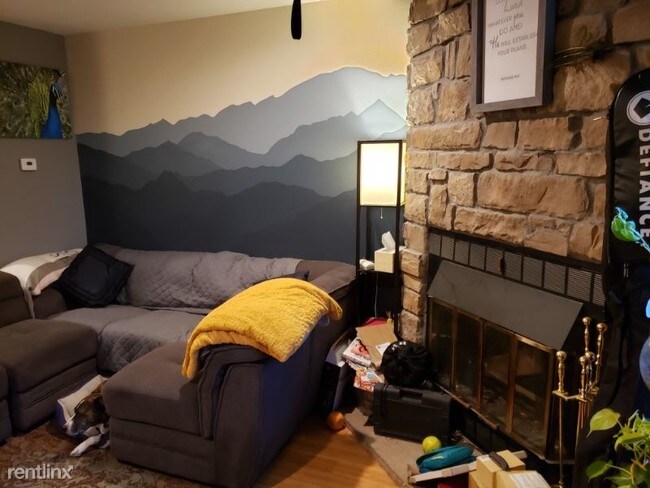 Foto del edificio - 1 br, 1 bath Townhome - 8821 W Floyd Avenue