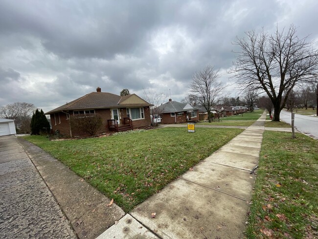 Building Photo - Ranch Style home with a finished basement