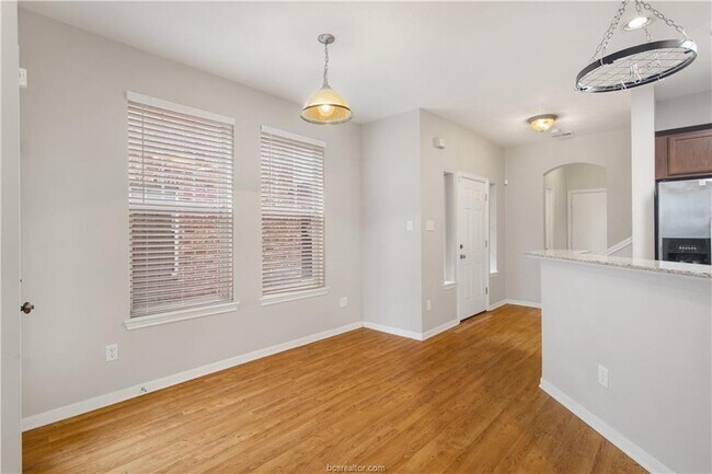 Building Photo - 1728 Heath Dr