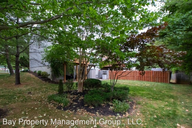 Building Photo - 2 br, 1.5 bath House - 4536 Donatello Square