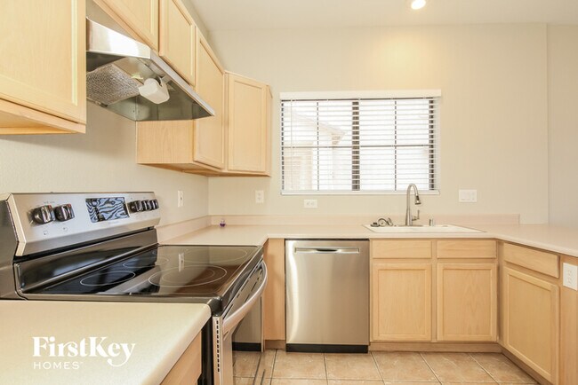Foto del edificio - 8764 W Laurel Ln