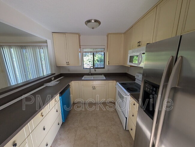Foto del edificio - 2257 Fairway Villas Ln N