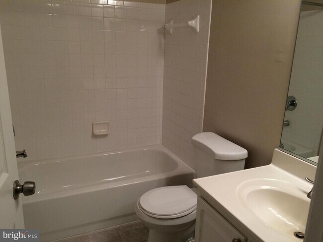 Building Photo - 7410 Chadwell Cir